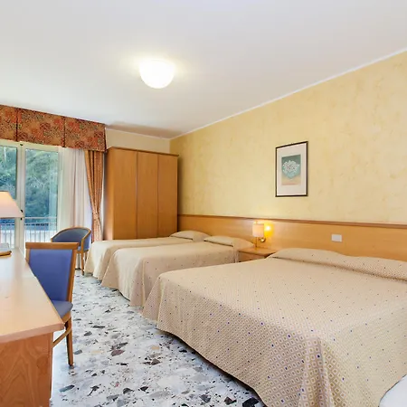 La Tonnara 4*
