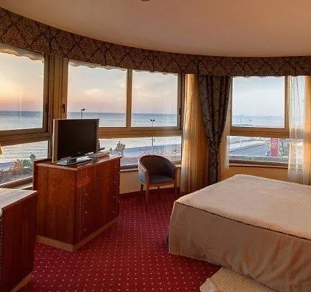 ホテル La Tonnara