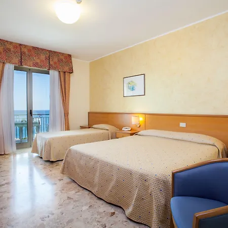 La Tonnara ホテル 4*