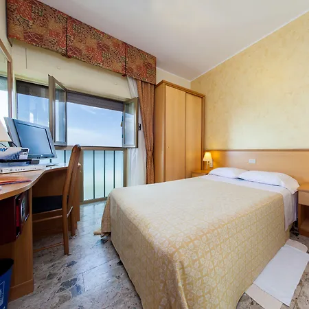 호텔 La Tonnara 4*