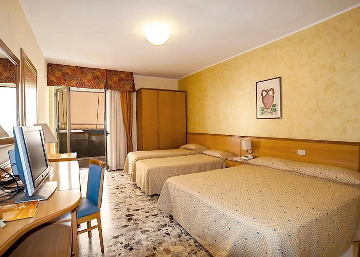Hotel La Tonnara 4*